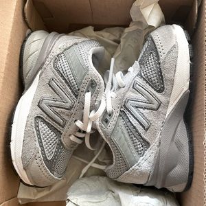 New Balance size 3c(crib) HARD BOTTOM!